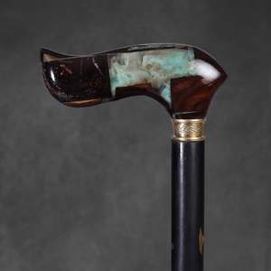 Mejore su movilidad y confianza al caminar con el elegante y duradero bastón de resina y madera. - Product Image 6