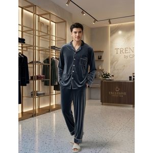 Conjunto de Pijama de Terciopelo de Lujo para Hombre - Ropa de Dormir Cálida de Invierno en Terciopelo Suave con Ribete y Bolsillos, Doble Tela Micro - Product Image 1