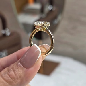Anillo de compromiso solitario de oro macizo de 14K con diamante de 5 quilates de mina antigua de corte cojín cultivado en laboratorio para mujer - Product Image 3