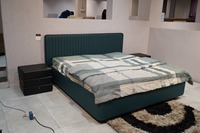 Lit rembourré moderne confortable taille King en cuir PU/velours/tissu avec tête de lit rembourrée et revêtement en poudre CRCA