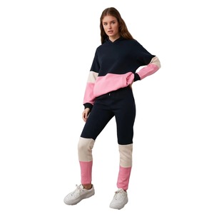 Conjunto de Sudadera con Capucha y Pantalones Cortos Personalizados para Mujer, Conjuntos Deportivos para Mujer - Product Image 6