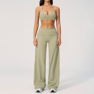 Conjunto de Pantalones de Yoga de Cintura Alta Color Verde Oliva, Top Corto con Cuello Halter en V, Transpirable, 100% Poliéster, 3 Piezas con Cordón Ajustable - Product Image 1