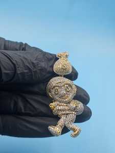 จี้รูปเด็กชายถือถุงเงินประดับมอยส์ซาไนต์ ชุบทองคำขาว 925 เงินแท้ รูปทรงการ์ตูนสุดน่ารัก สำหรับจี้และเครื่องประดับชั้นดี - Product Image 3