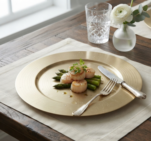 Assiettes de service carrées tendance en or plaqué, design rond filigrané, pour mariage, aliments et salades - Product Image 2