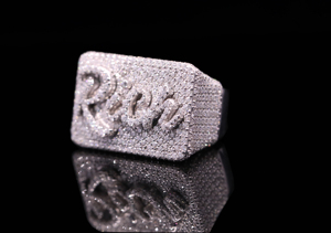 Bague de fiançailles et d'anniversaire unisexe en argent 925 avec pavé de moissanite ronde, motif numérique, style hip-hop - Product Image 1