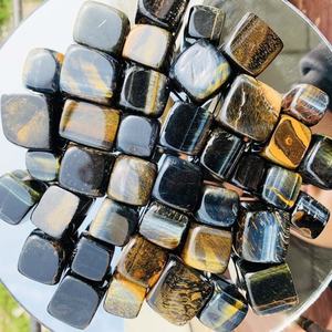 Vente en gros de pierres précieuses œil de tigre bleues de qualité supérieure, forme carrée, pour la fabrication de bijoux, disponibles en grande quantité - Product Image 3