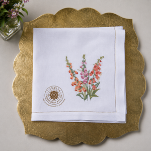 Une élégante broderie de papillons sur du lin ajoute légèreté et charme aux moments de thé ou aux dîners. - Product Image 4