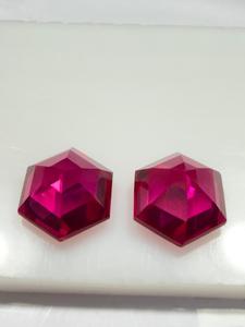 Pierre précieuse rouge rubis facettée de forme hexagonale pour la fabrication de bijoux - Product Image 2