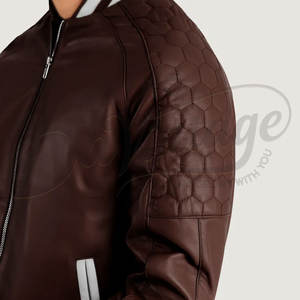 Chaqueta Bomber de Cuero Marrón para Hombre con Mangas Acolchadas en Forma de Panal y Puños Acanalados a Rayas, Prenda Deportiva Premium - Product Image 1