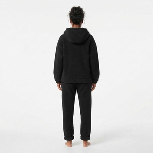 Conjunto de dos piezas de invierno para mujer: Sudadera con capucha de forro polar Sherpa con cremallera completa y chándal de corte holgado con hombros caídos, ecológico. - Product Image 3