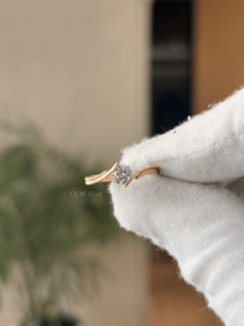 Anillo de lujo para mujer, oro de 18 quilates, diamante cultivado en laboratorio de 2.134 quilates, corte brillante redondo, solitario, banda ondulada, talla US 6 - Product Image 3