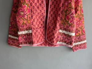 Veste matelassée florale rose pour femme, manches longues, brodée, en polyester tissé, pour l'automne, cadeau pour elle - Product Image 3