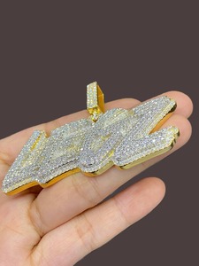 Collier pendentif lettre en moissanite de luxe, fournisseur indien, pour cadeau d'anniversaire, bijoux disponibles à la vente - Product Image 4