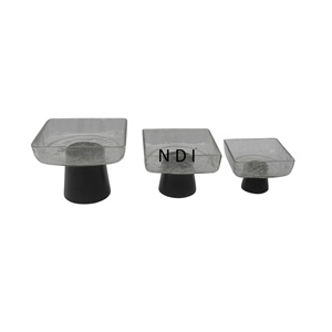 Juego de 3 platos para pastel de bodas con diseño grabado a mano, con soporte en acabado dorado para accesorios de vajilla de restaurante. - Product Image 3