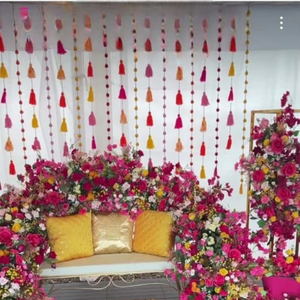 Borlas de Hilo Multicolor de Seda de Rajastán Hechas a Mano en India, Decoración para Bodas, Navidad, Hogar y Fiestas, 5 Pies de Largo, Colgantes - Product Image 1