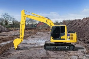 Reliable 3000kg Used Tracked Excavator with High Efficiency Diesel Engine and Durable Steel Tracks for Trenching - Product Image 3