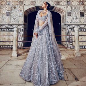 Lehenga Choli de Diseñador con Lentejuelas de Seda Brillante y Trabajo Dori, con Dupatta de Red |   Conjunto de Lehenga para Fiesta Nupcial - Product Image 2