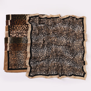 Pañuelo Hijab de Chifón Floral/Liso para Mujer, Transpirable, para Uso Diario, Estilo de Medio Oriente, Poliéster Suave al Tacto - Product Image 3
