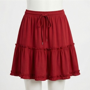 Jupe courte trapèze rouge pour femme avec taille élastique et volants, style doux, en mousseline de soie, couleur unie, pour toutes les saisons, tenue décontractée - Product Image 1