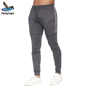 Survêtement personnalisé pour homme, ensemble de jogging respirant et léger pour la course et l'entraînement, fabriqué par le fabricant - Product Image 6
