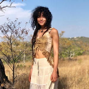 Haut corset en dentelle beige style bohème, inspiré du burlesque, idéal pour les festivals, événements estivaux et tenues de soirée. - Product Image 1