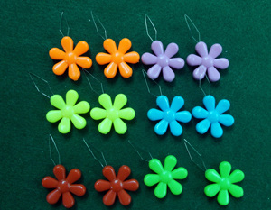 AA0268 Flower <b>Needle</b> <b>threader</b> |Yellow Plastic Flower <b>Needle</b> <b>Threader</b> for Sewing Accessory Simple Round Shape Colorful Design - Product Image 6