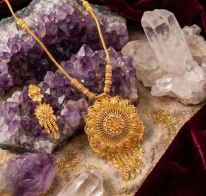 DivyoGold Plated Flower Pendant Necklace Set Women's Classic Style Snake <b>Chain</b> Tassel Jewelry Alloy Wedding Everyday Wearing All - Product Image 4