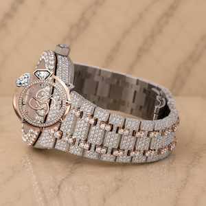 Montre de luxe pour femme en acier inoxydable avec diamants, mouvement à quartz analogique rond, 38 mm, ton or rose, entièrement sertie de pierres, fermoir déployant - Product Image 1