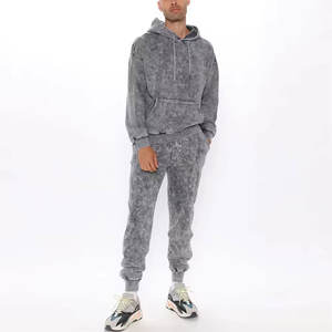 Conjunto deportivo de estilo urbano a la moda para hombre, ropa para exteriores disponible en diferentes materiales y diseños, chándal para hombre - Product Image 1