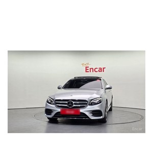 Mercedes-Benz <span class=keywords><strong>Classe</strong></span> E E300 4MATIC <span class=keywords><strong>AMG</strong></span> <span class=keywords><strong>Line</strong></span> <span class=keywords><strong>2020</strong></span>, 42 918 km, Boîte Automatique, Sièges en Cuir, Émissions Euro V, Conduite à Gauche, Propulsion Arrière - Product Image 3