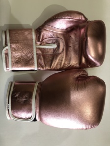 Cadeau d'entreprise, gants de boxe personnalisés en cuir de vachette, logo imprimé, salle de sport, club, sparring, vente en gros - Product Image 1
