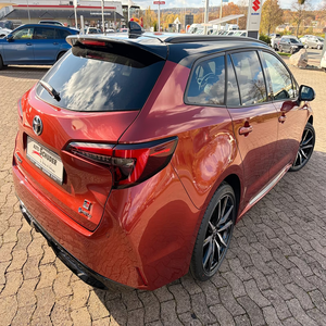 Toyota Corolla TS 2.0 Hybride GR Sport Wagon, hybride performant, voiture familiale élégante, économique en carburant, design moderne - Product Image 2