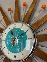 Horloge murale analogique à quartz double face en bois fait main sur mesure, forme triangulaire, style Art Déco glamour, ensemble multi-pièces à suspendre pour