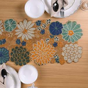 Napperon de table Flora-Exhibit brodé à la main, motif floral vintage moderne, tissé et brodé, décoration de cuisine de luxe avec logo personnalisé pour mariages - Product Image 5