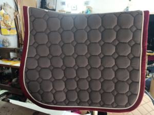 BRAND ZONE Almohadilla de silla de montar de algodón personalizada para equitación, con acolchado único, numnahs y mantas para silla de montar - Product Image 2