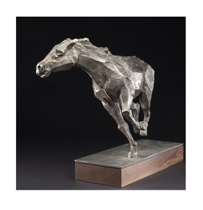 Figurine décorative de cheval en aluminium coulé, sculpture majestueuse d'un chevalier debout, accent artistique en métal pour l'espace de vie. - Product Image 3