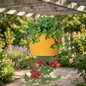 Pot de fleurs suspendu en métal jaune avec chaîne |   Panier à fleurs décoratif d'extérieur pour la culture de fraises, tomates, herbes et légumes - Product Image 5