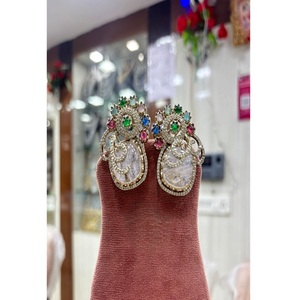 ต่างหูแฟชั่นคอลเลคชั่น Radiant High Quality Sparkling Touch Statement Fusion สำหรับผู้หญิง เหมาะสำหรับลุคยามเย็นและงานปาร์ตี้ - Product Image 1