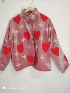 Chaqueta Suzani para Mujer con Bordado de Corazón, Estilo Artesanal, Arte Folclórico Tradicional con un Toque Bohemio Moderno - Product Image 3