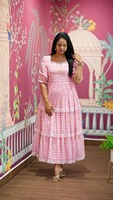 Robe maxi en coton tendance et très vendue pour femmes et filles, matière douce pour un usage quotidien et pour les vacances, disponible à la vente