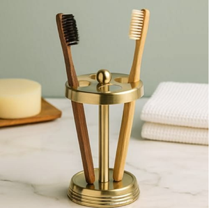 Support métallique argenté durable, style minimaliste personnalisé, organise de manière sécurisée trois brosses à dents, disposition verticale disponible - Product Image 4