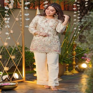 Ensemble haut et pantalon brodé en crêpe français VASTRA COTTAGE pour femme, tenue de bureau, tenue de soirée, tenue ethnique cousue - Product Image 2