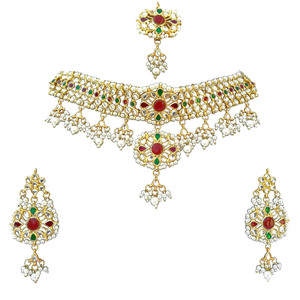 Conjunto de Joyería Clásico y Moderno de la India para Compromiso, Boda, Aniversario o Fiesta, con Cristales Tradicionales, Kundan, Perlas de Imitación y Baño de Oro - Product Image 3