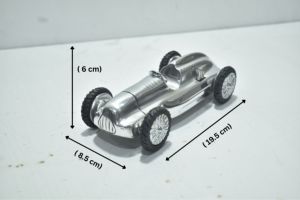 โมเดลรถแข่งโลหะคุณภาพส่งออก ตกแต่งอย่างมีศิลปะ เหมาะสำหรับตกแต่งบ้านและเป็นของขวัญ มีจำหน่ายแล้ว - Product Image 2