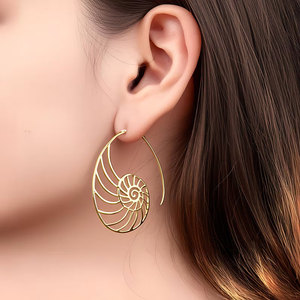 Pendientes de Aro Espiral Nautilus Dorados Hechos a Mano, con Diseño Geométrico de Concha, Estilo Bohemio, Joyería Tribal, Venta al por Mayor HARI OM CREATIONS HOC - Product Image 2