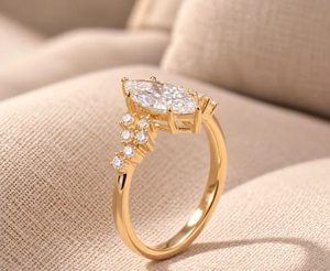 Anillo Solitario de Plata con Moissanita de Corte Marquise y Redondo de 3.60TCW para Chica Elegante, Diseño de Retrato, Anillo de Compromiso - Product Image 5