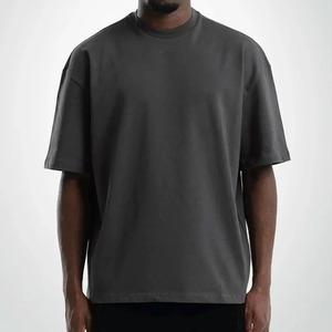 เสื้อยืดคอกลมแขนสั้นสีเทาเข้มทรงปกติสำหรับผู้ชาย ผ้าฝ้ายเจอร์ซีย์ 100% สีพื้นลำลอง ระบายอากาศได้ดี น้ำหนัก 220 กรัม แบบถัก - Product Image 1