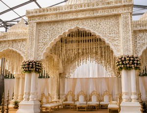 Grand Mandap de mariage moderne en or blanc, style sud-indien, en fibre de verre, léger, taille personnalisable, design sculpté, Royaume-Uni - Product Image 6