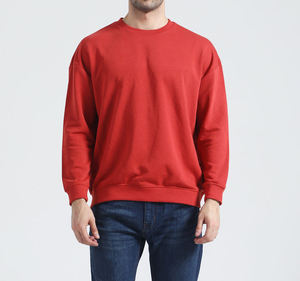Sweat-shirts pour hommes en tissu 100% coton, couleur rouge unie, col rond, logo personnalisable, coupe classique, manches longues, vêtements décontractés, sweats à capuche pour hommes - Product Image 2