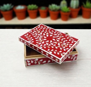 Boîte de rangement pour bijoux de qualité durable avec fermeture magnétique, design en résine MDF et incrustation MOP, présentoir pour montres, décoration intérieure, boîtes cadeaux - Product Image 5